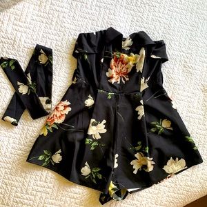 Black floral romper - Size small